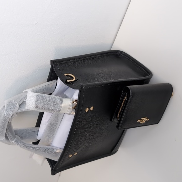 Coach CO971 + C2862 Leather Dempsey Tote & Snap Wallet Gold/ Black - Picture 2 of 15